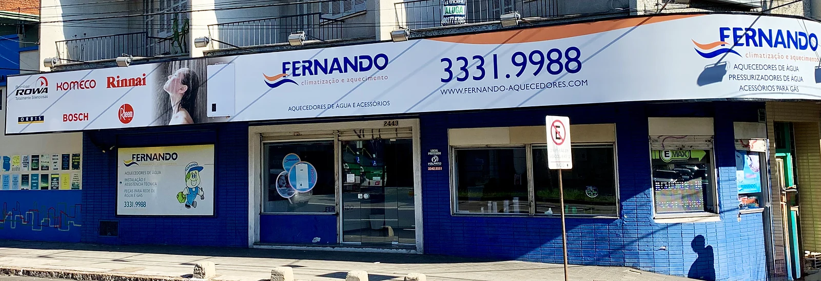 Fachada da loja Fernando Climatização e Aquecimento na Av. Protásio Alves, 2443, esquina com a R. Barão do Amazonas, em Porto Alegre